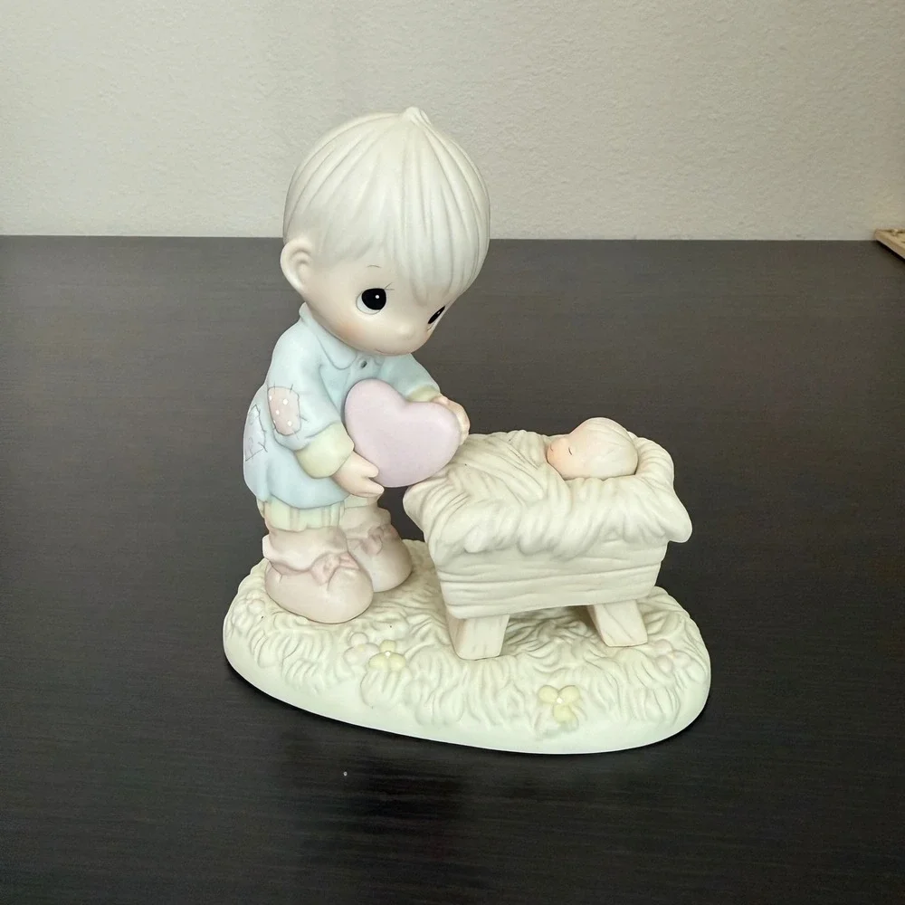 Precious Moments I'll Give Him My Heart Figurine 150088 Boy Baby Jesus Manger